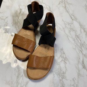 Sorel Women's Leather Balerena Ella Flat Sandals